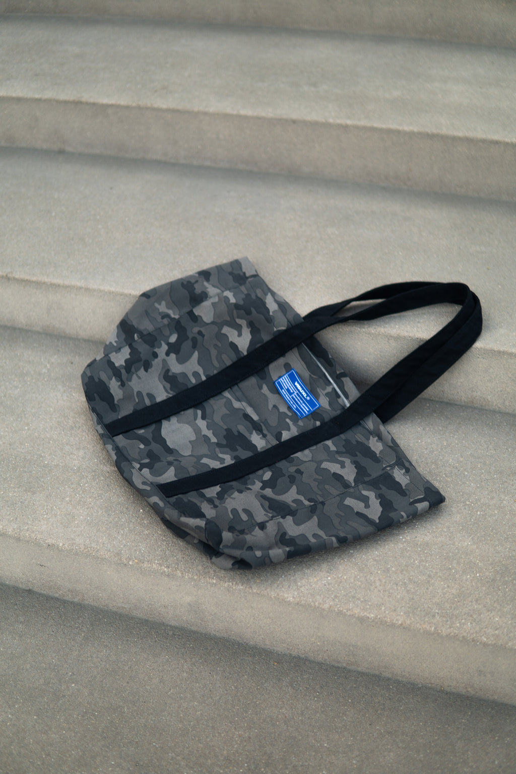 CAMO LABEL TOTEBAG